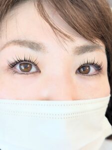 仙台の自宅サロンでまつげパーマ・マツエクを行っています。駐車場無料。まつげパーマの仕上がりやおすすめデザインを掲載しています。県道仙台大衡線北山トンネルに近いため仙台市中心部や泉区、富谷町方面からお車でのアクセスも便利です 